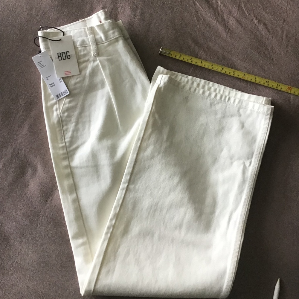 NWT BDG Urban Outfitters white/cream wide leg trouser jeans 26